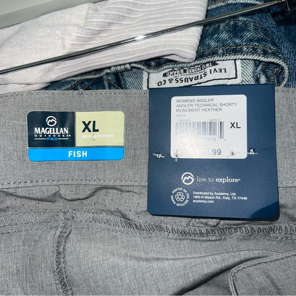 NWT 2 Pairs Magellan Outdoors Pro Fish Angler Technical Shorty Bundle Size: XL - Picture 7 of 8